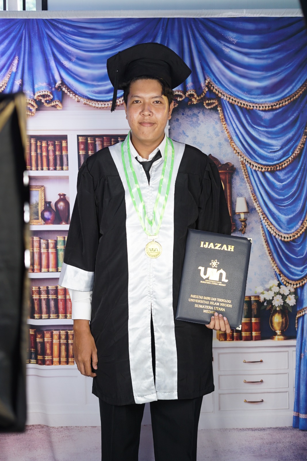 Momen Wisuda Ahnaf Chaisar Akbar